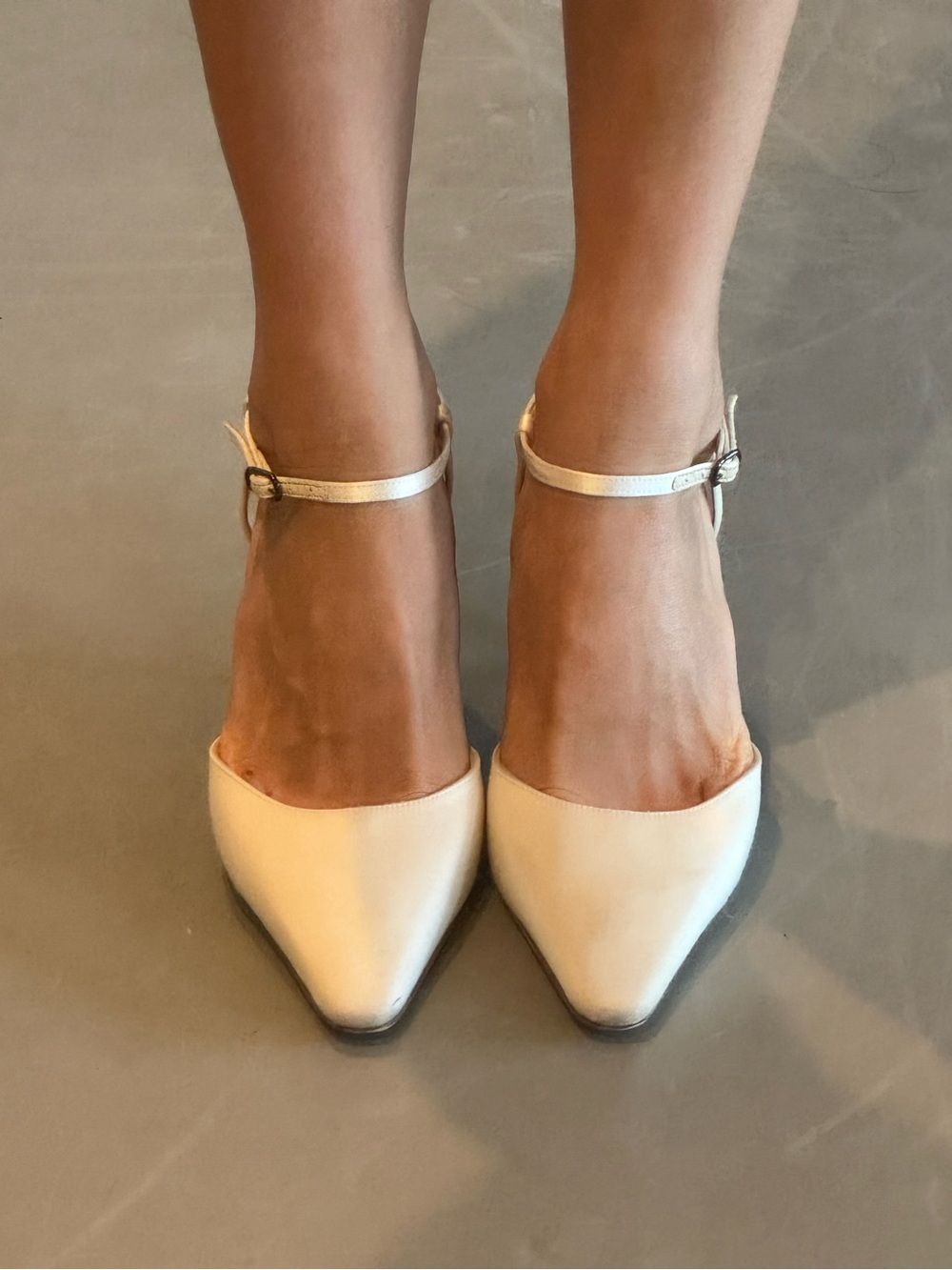 Manolo Blahnik Ivory Satin Heels (Size 37 1/2) - Picture 10 of 15
